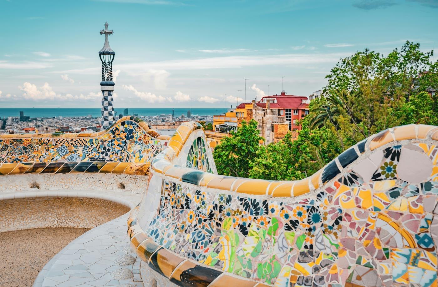 Descubriendo la Magia de Parc Güell en Barcelona: Un Paseo entre Arte y Naturaleza